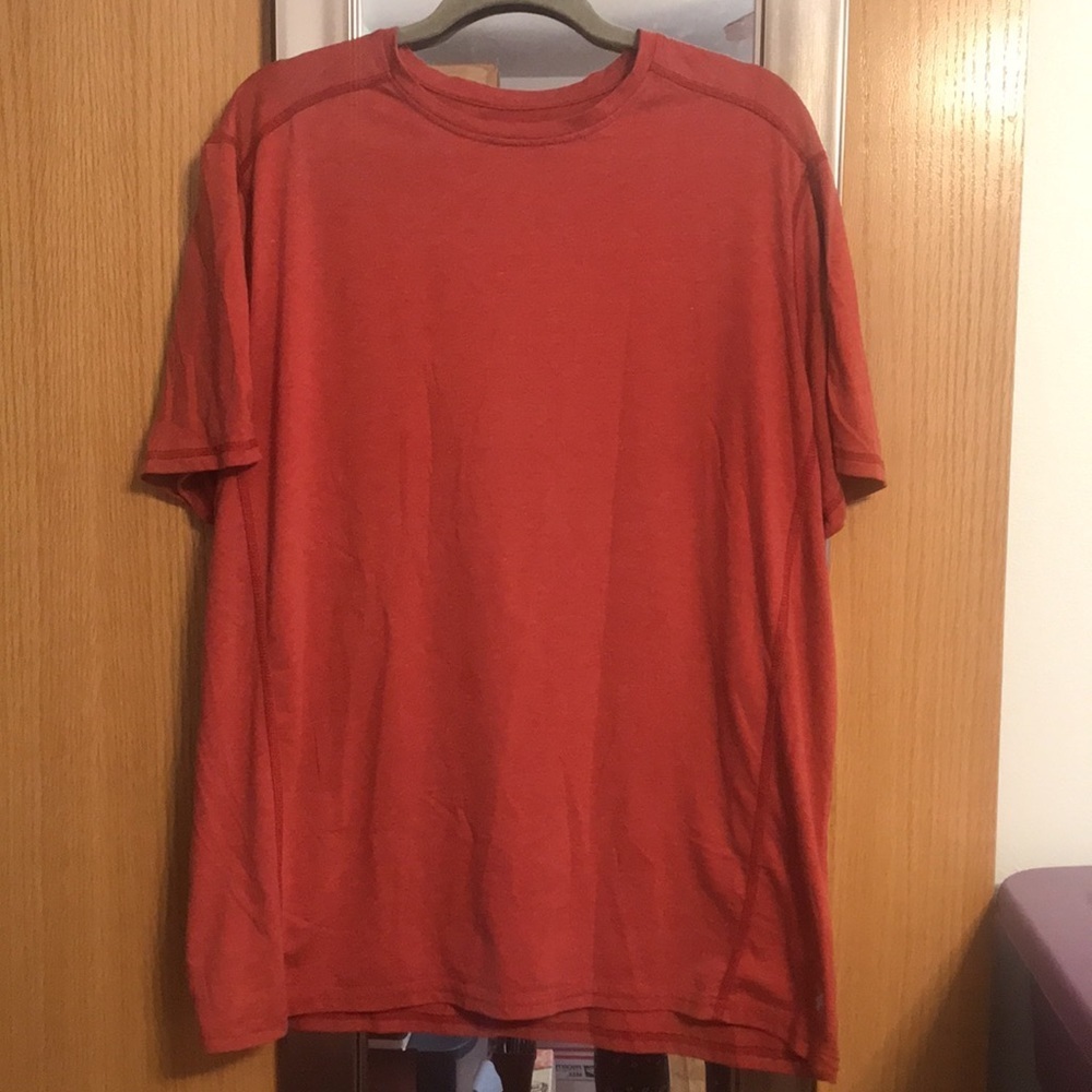 Swiss Tech short sleeve tee shirt size XL.  Burnt orange color